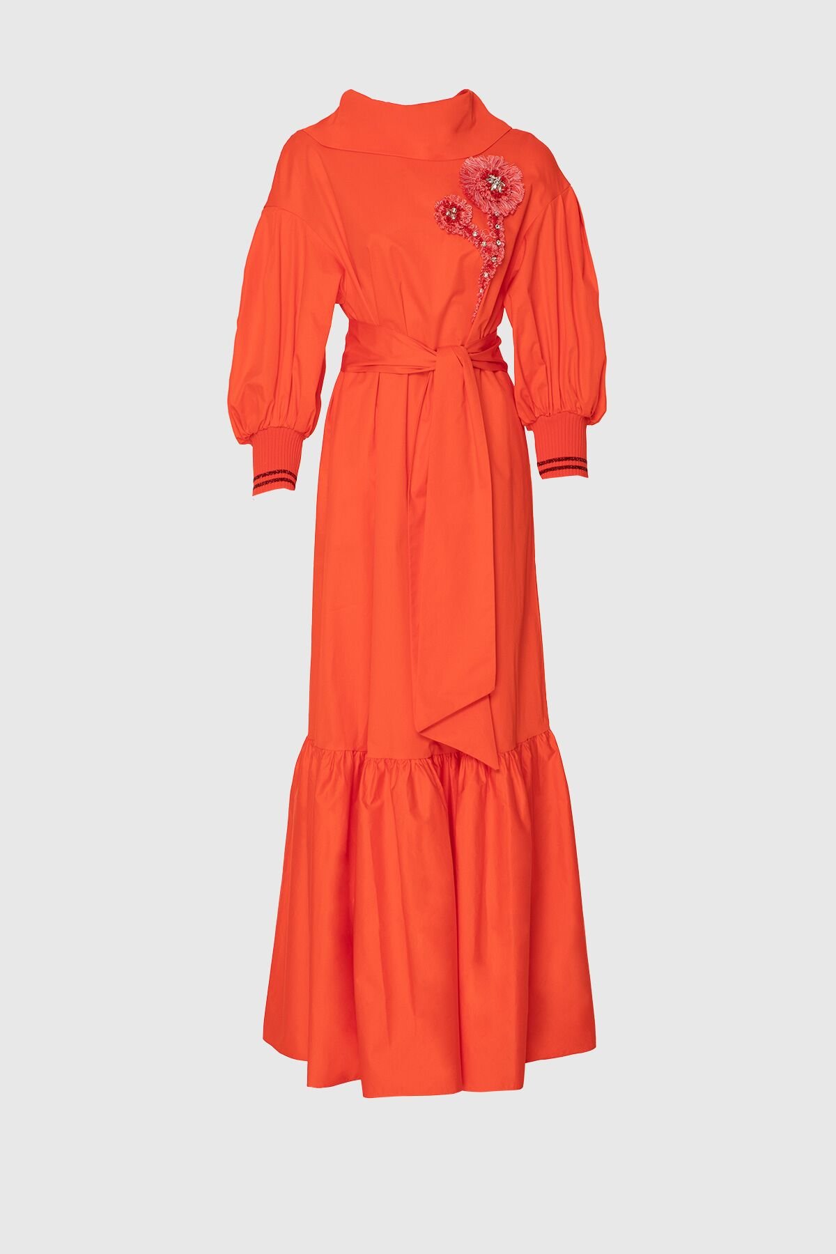 Aplike Nakış İşlemeli Uzun Kırmızı Poplin Elbise